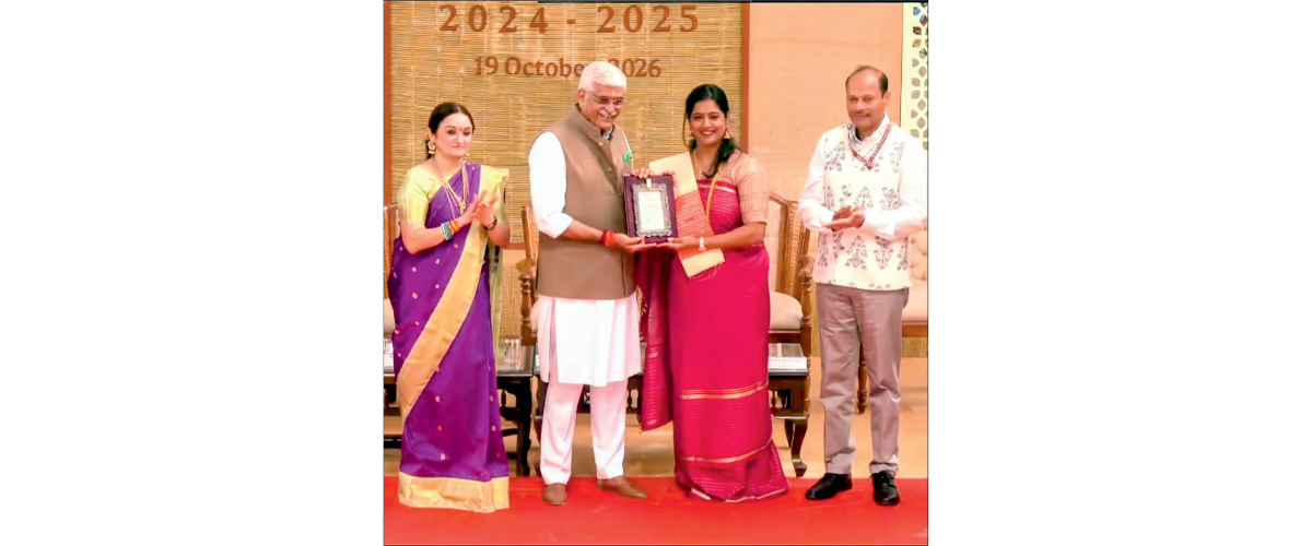 union minister presents award