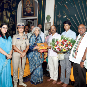 Dasara invitation extended to Pramoda Devi Wadiyar