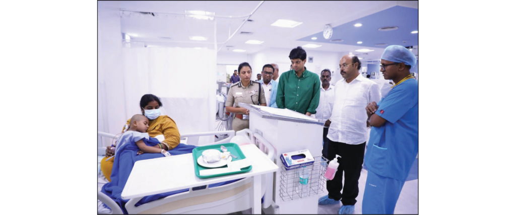 Minister Dr. Yathindra calls on injured child at Hospital