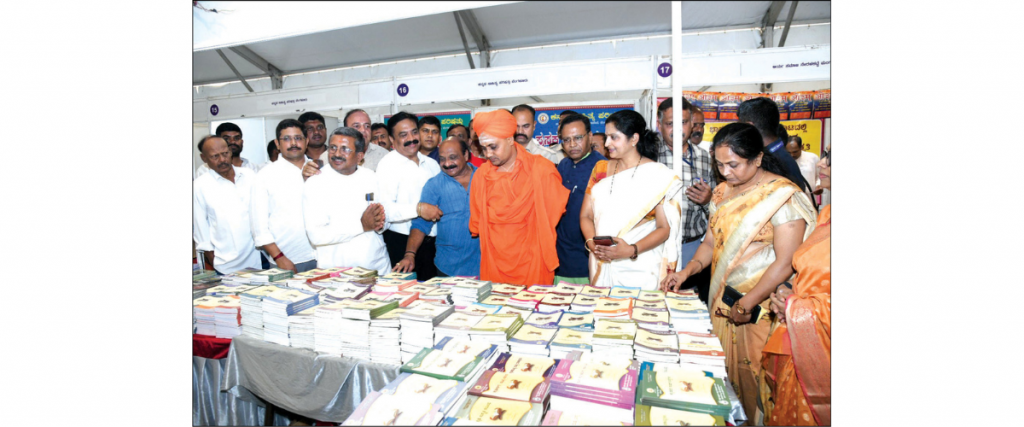 Dasara guest spends an hour at Book Fair