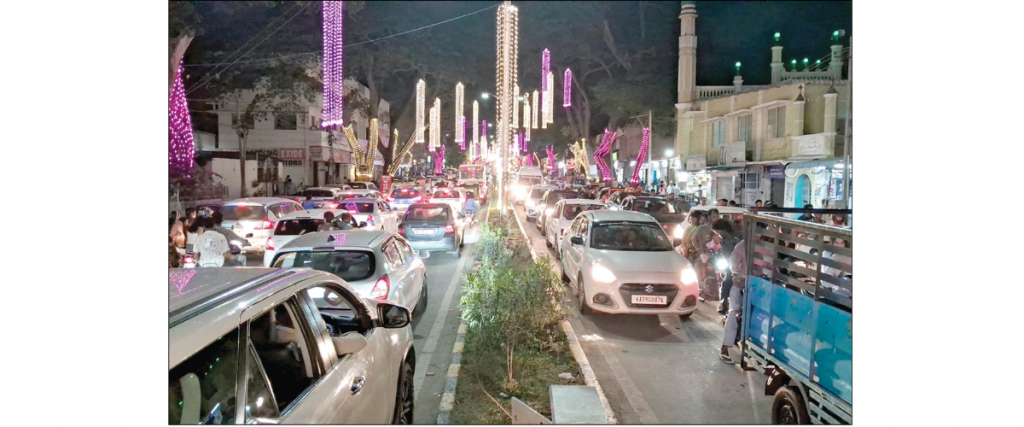 City roads witness traffic jams for Dasara