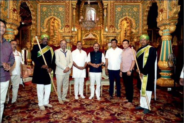 Keralam CM V.D. Satheesan visits Mysore Palace