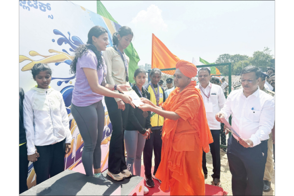 Swamiji boosts sporting spirit