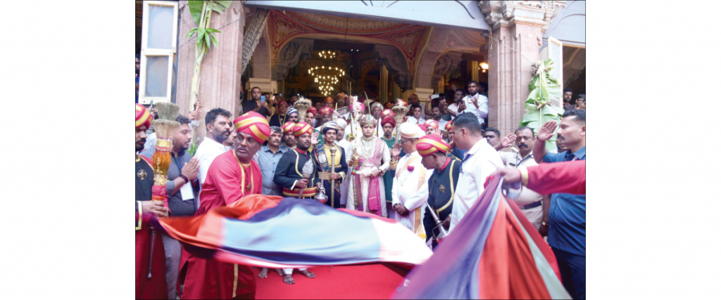 Yaduveer Wadiyar takes out Vijaya Yatra