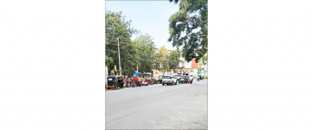 Main road turning into a chaat street
