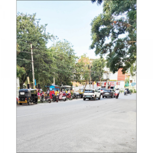 Main road turning into a chaat street